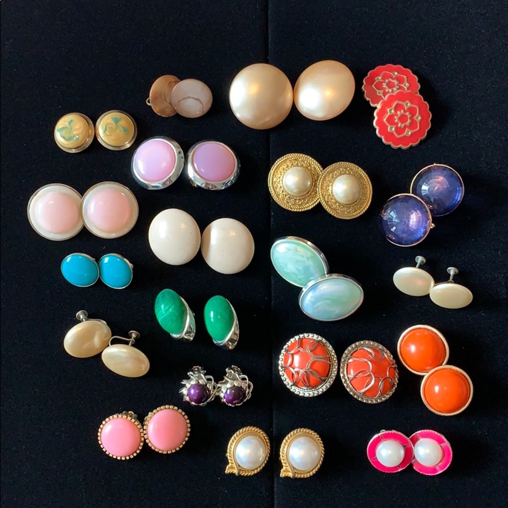 20 pair of Vintage button style clip on earrings